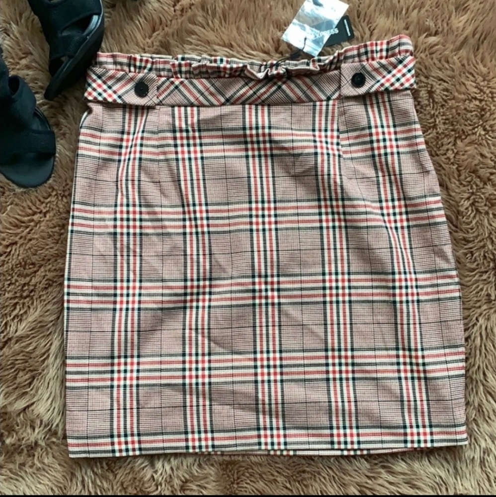 Express High waisted  plaid A -line skirt - Picture 2 of 3
